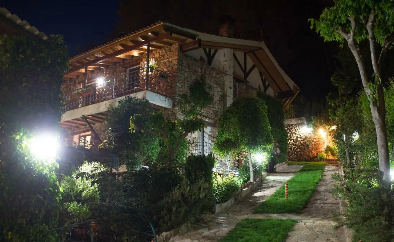 Casa Rural El Serbal. Piscina Y Jacuzzi Climatizado Todo El Ano Hotel Benatae