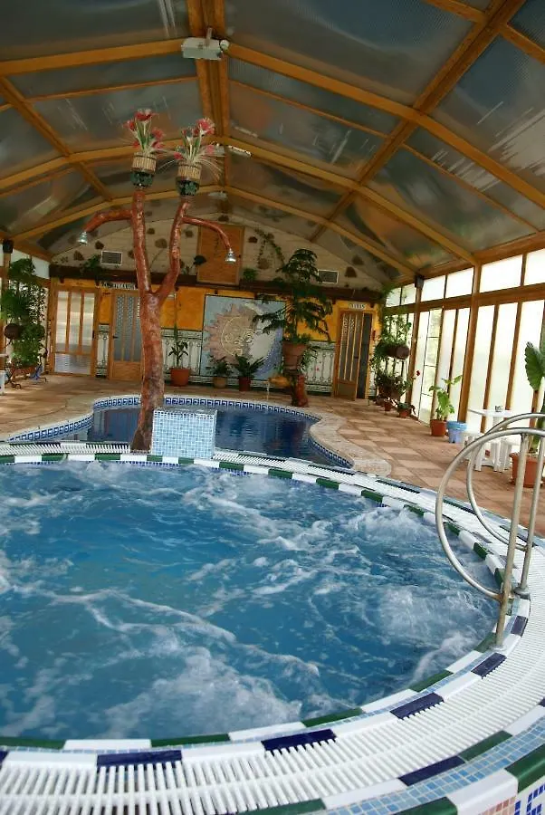 Casa Rural El Serbal. Piscina Y Jacuzzi Climatizado Todo El Ano Hotel Benatae Holiday home