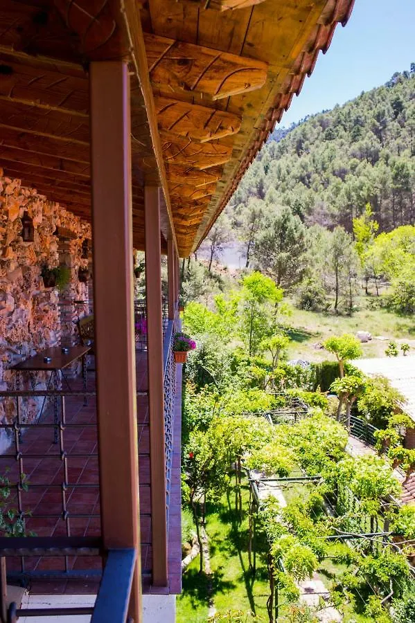 Holiday home Casa Rural El Serbal. Piscina Y Jacuzzi Climatizado Todo El Ano Hotel Benatae