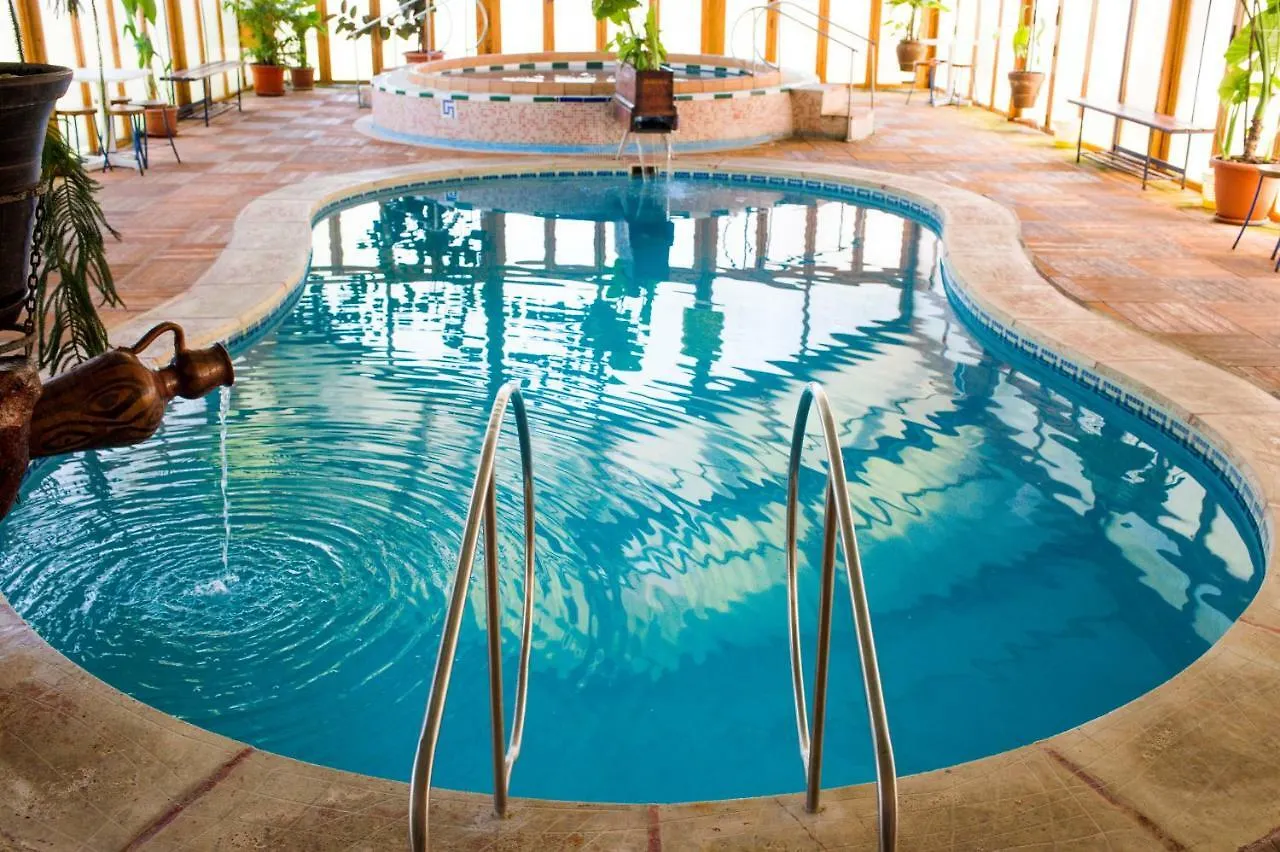 Casa Rural El Serbal. Piscina Y Jacuzzi Climatizado Todo El Ano Hotel Benatae Spain