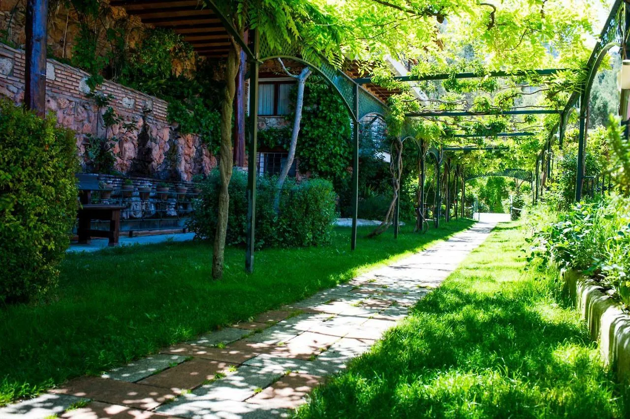 Casa Rural El Serbal. Piscina Y Jacuzzi Climatizado Todo El Ano Hotel Benatae Holiday home